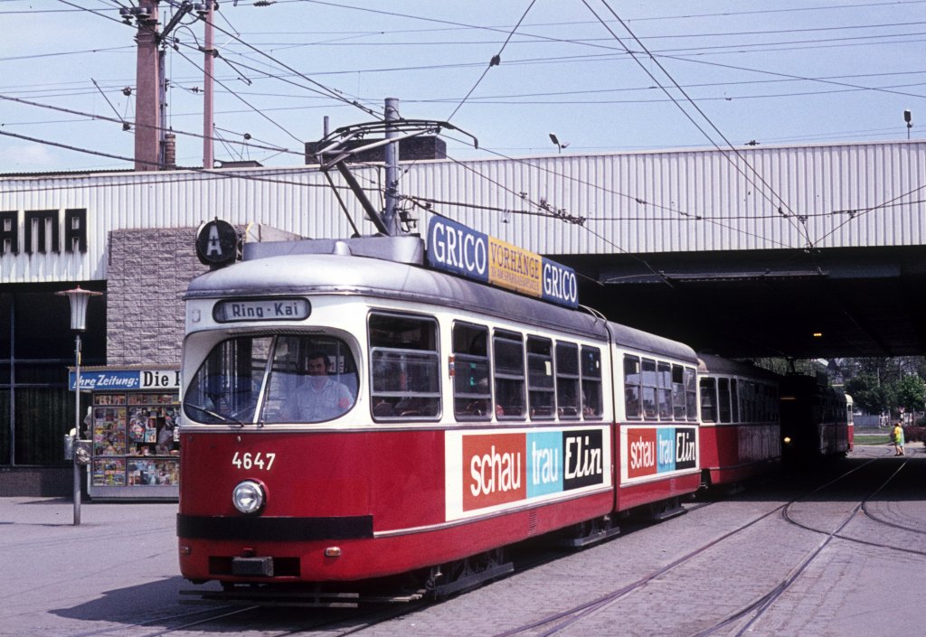 Wien Wiener Stadtwerke-Verkehrsbetriebe (WVB) SL A (E1 4647 (SGP 1967)) II, Leopoldstadt, Praterstern am 17. Juli 1974. - Scan eines Diapositivs. Film: AGFA CT 18. Kamera: Minolta SRT-101.