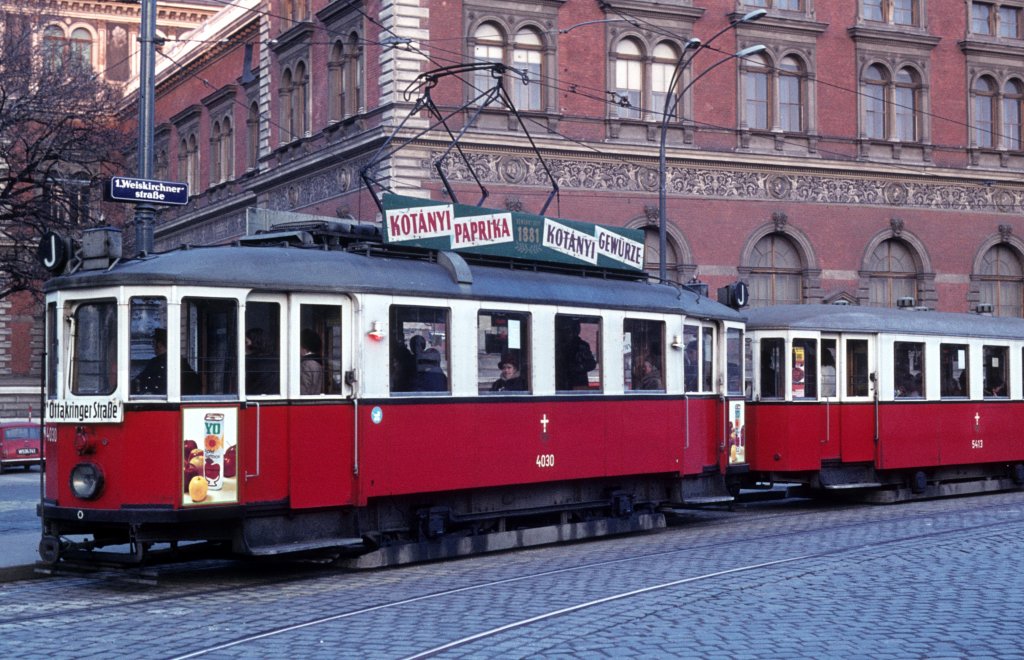 Wien Wiener Stadtwerke-Verkehrsbetriebe (WVB) SL J (M 4030 (Grazer Waggonfabrik 1927)) I, Innere Stadt, Weiskirchnerstraße / Stubenring am 28. Jänner 1974. - Scan eines Diapositivs. Film: Kodak Ektachrome. Kamera: Minolta SRT-101.