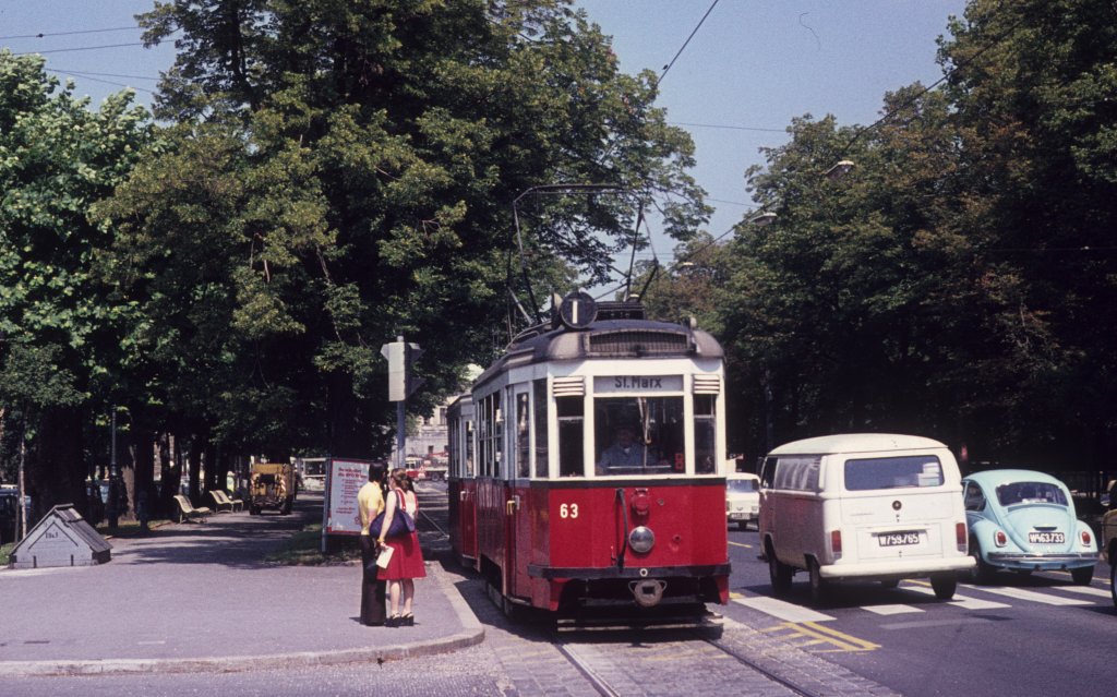 Wien Wiener Stadtwerke-Verkehrsbetriebe (WVB) SL T (B 63 (SGP 1951)) I, Innere Stadt, Burgring am 16. Juli 1974. - Scan eines Diapositivs. Film: AGFA CT 18. Kamera: Minolta SRT-101.