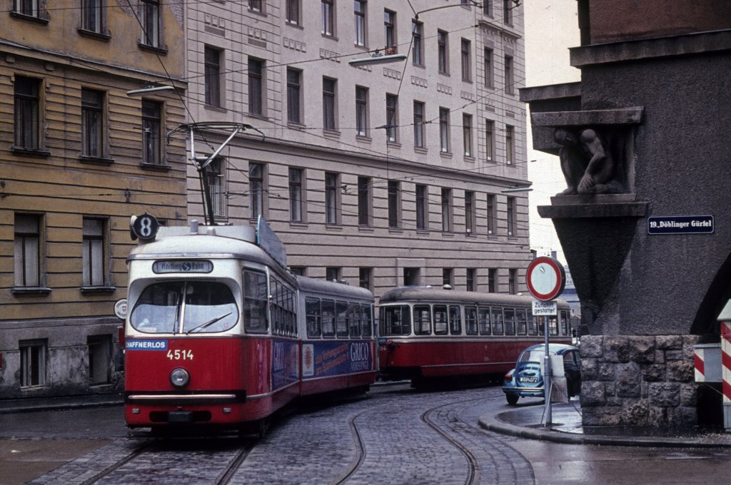 Wien Wiener Stadtwerke-Verkehrsbetriebe (WVB) SL 8 (E1 4514 (Lohnerwerke 1972)) XIX, Döbling, Oberdöbling, Glatzgasse / Döblinger Gürtel am 21. Juli 1974. - Scan eines Diapositivs. Film: AGFA CT 18. Kamera: Minolta SRT-101.
