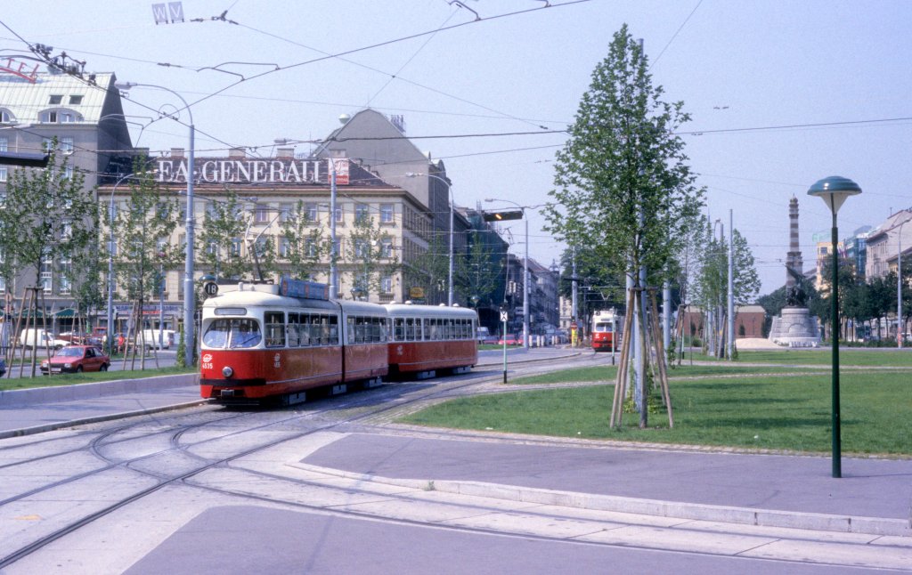 Wien WVB SL 18 (E1 4535) Neubaugrtel / Westbahnhof am 28. Juli 1994.