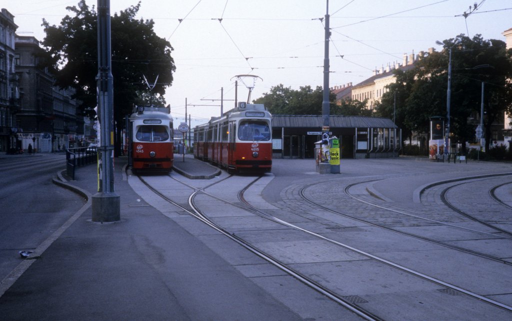 Wien WVB SL 18 (E1 4545) / SL 6 (E2 4095) Neubaugrtel (Burggasse / Stadthalle) im August 1994.
