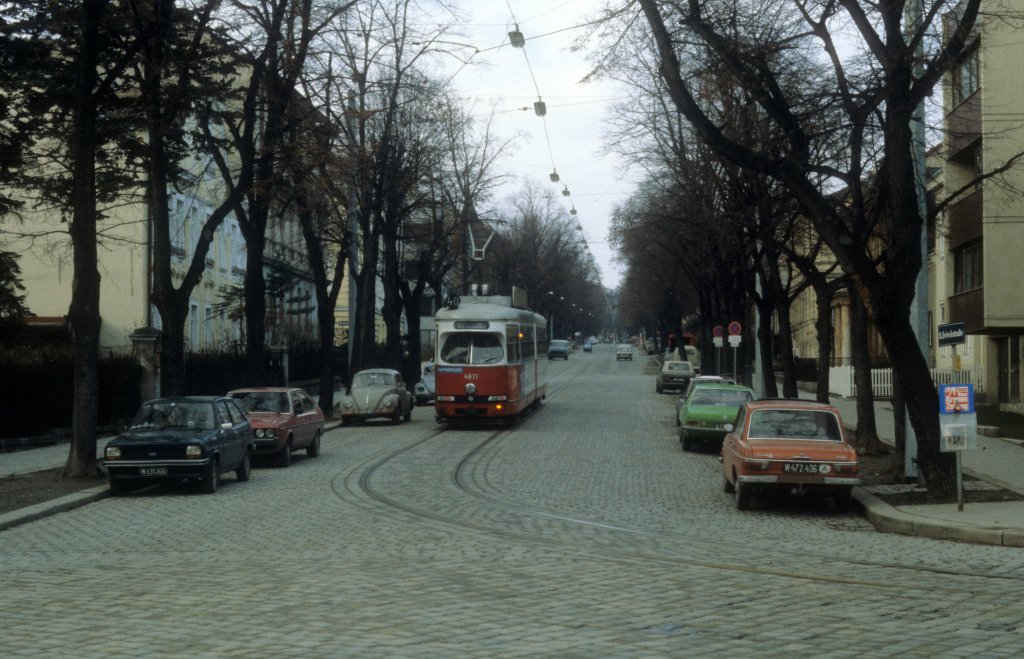 Wien WVB SL 40 (E 4611) Herbeckstrasse / Salierigasse im Dezember 1980.