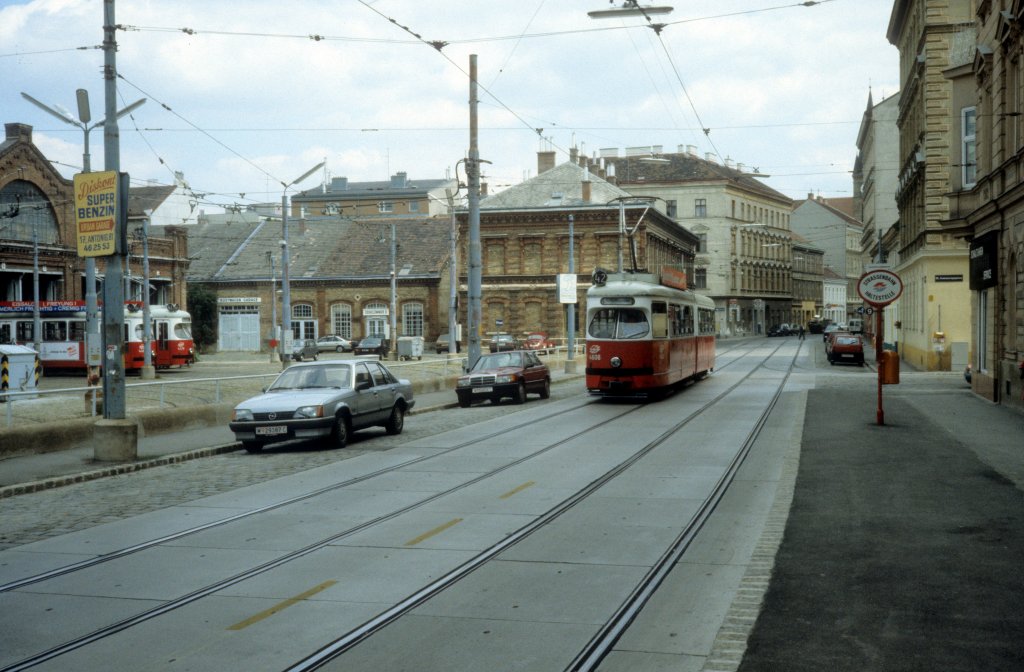 Wien WVB SL 42 (E 4606) Kreuzgasse / Sommarugagasse / Bahnhof Whring im Juli 1972.