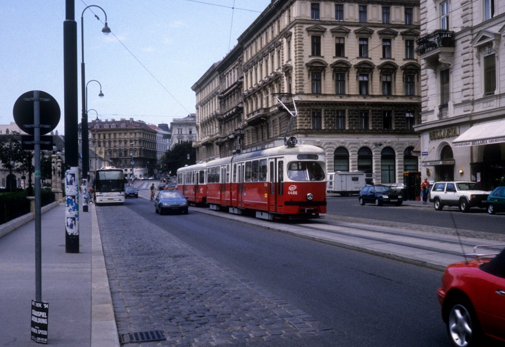 Wien WVB SL 49 (E1 4486) Bellariastrasse / Hansenstrasse im Juli 1994.