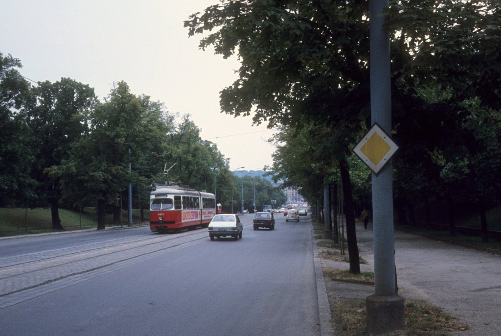 Wien WVB SL 52 (E 4431) Schlossallee im Juli 1977.