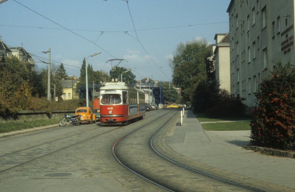 Wien WVB SL 58 (E 4425) Unter St. Veit, Hummelgasse im Oktober 1978.