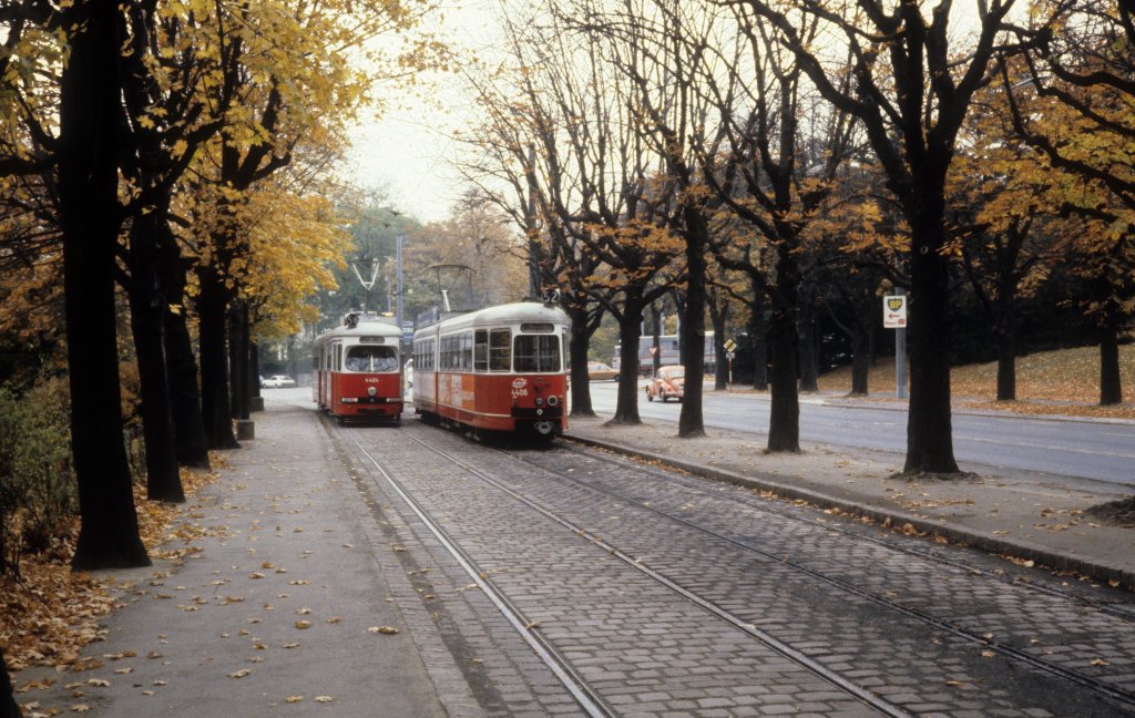 Wien WVB SL 58 (E 4408) / SL 52 (E 4406) Mariahilfer Strasse / Schlossallee im Oktober 1979.