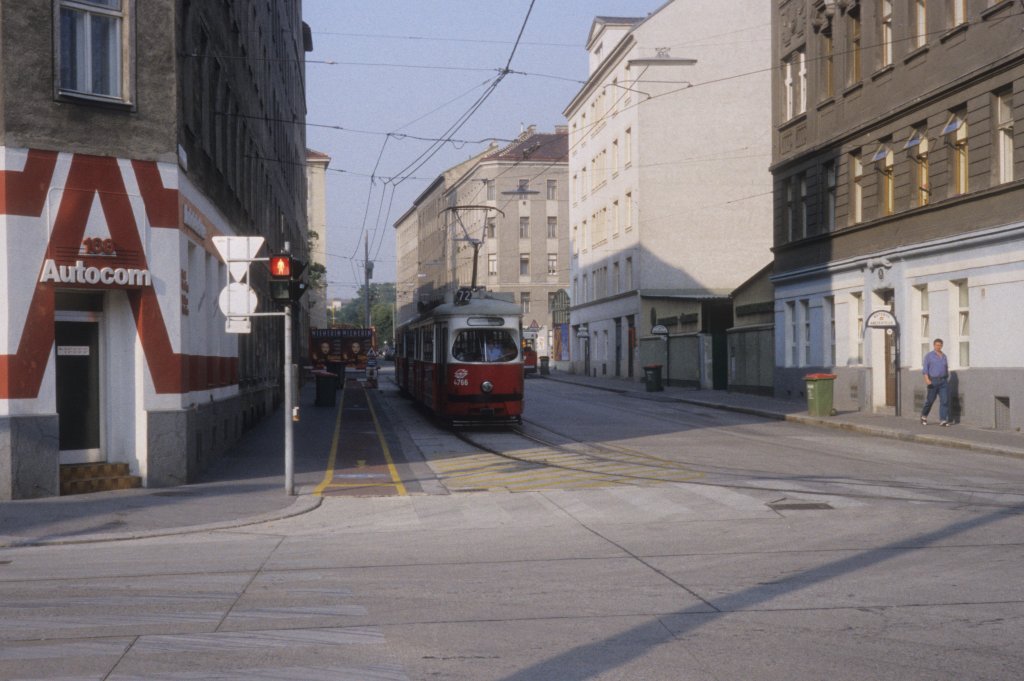 Wien WVB SL 72 (E1 4766) Wrtzlerstrasse im Juli 1992.