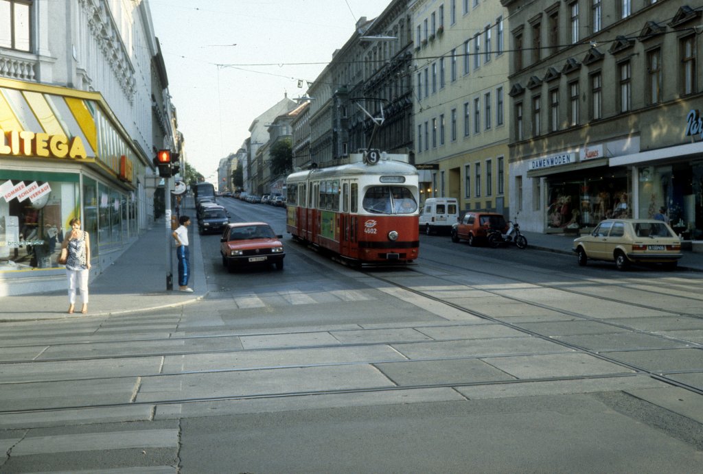 Wien WVB SL 9 (E 4602) Panikengasse / Thaliastrasse im Juli 1992.