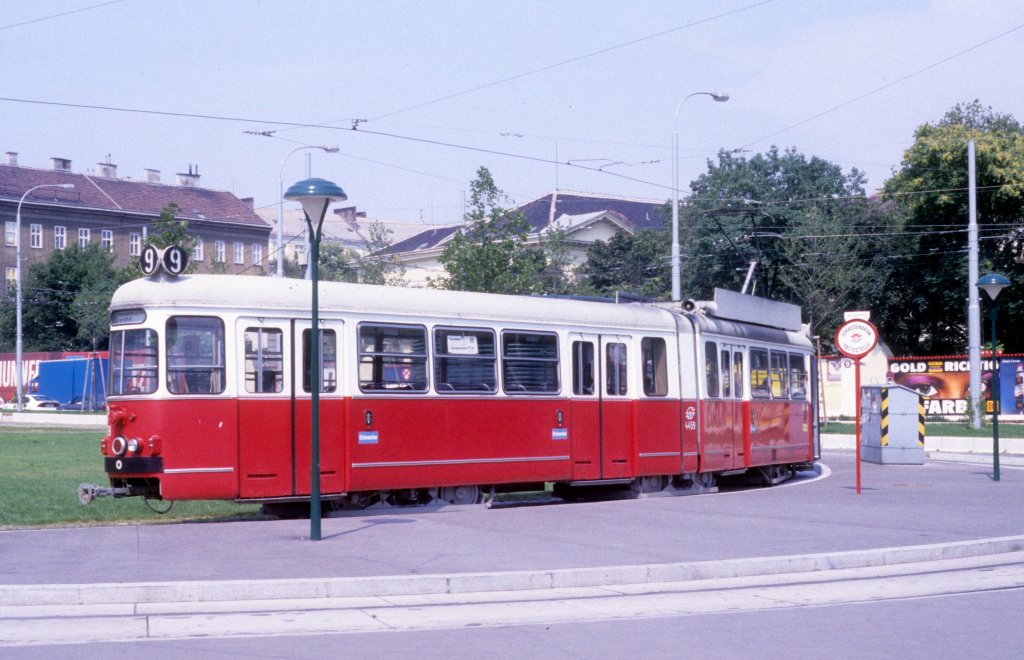 Wien WVB SL 9 (E 4459) Westbahnhof am 28. Juli 1994.
