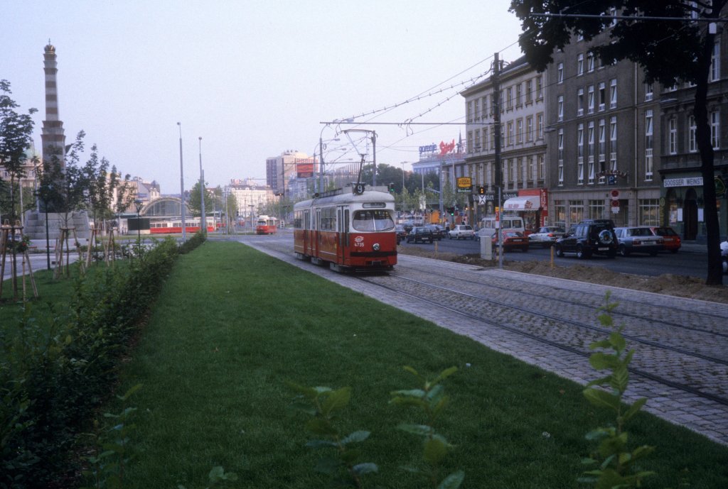Wien WVB SL 9 (E1 4735) Neubaugrtel im August 1994.
