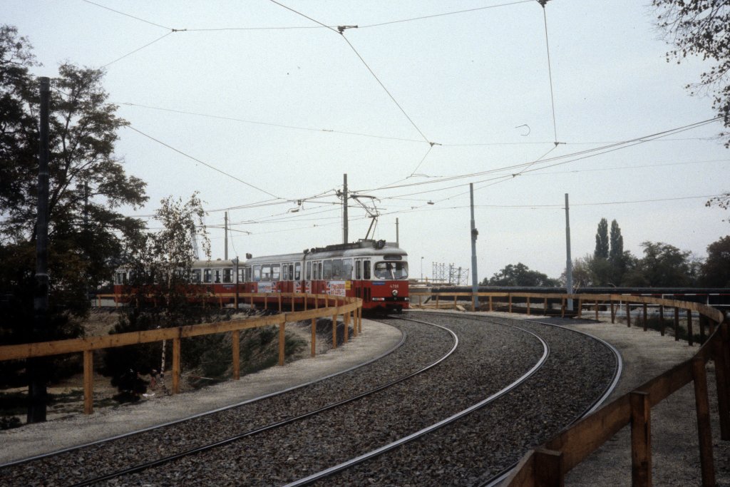 Wien WVB SL BK (E1 4708) Reichsbrcke-Notbrcke / Mexikoplatz im Oktober 1979.