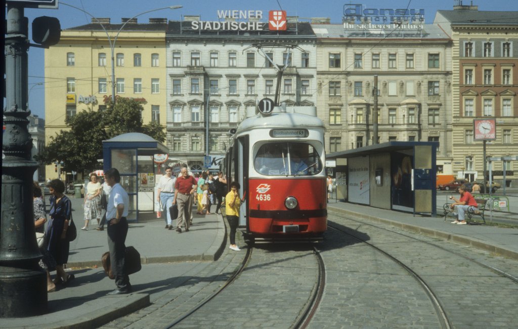 Wien WVB SL D (E1 4636) Franz-Josefs-Bahnhof / Julius-Tandler-Platz im Juli 1992.