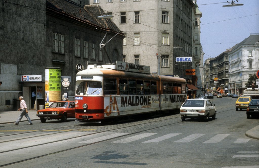 Wien WVB SL N (E 4401) Taborstrasse / Karmeliterplatz im Juli 1982.
