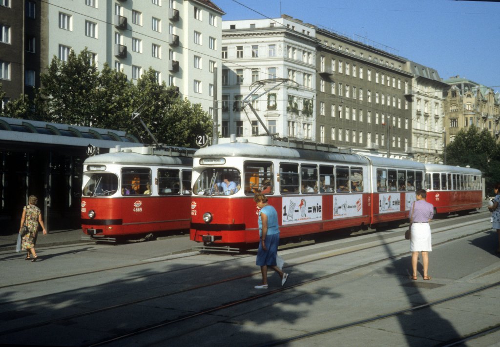 Wien WVB SL N (E1 4669) / SL 21 (E1 4672) Schwedenplatz im Juli 1992.