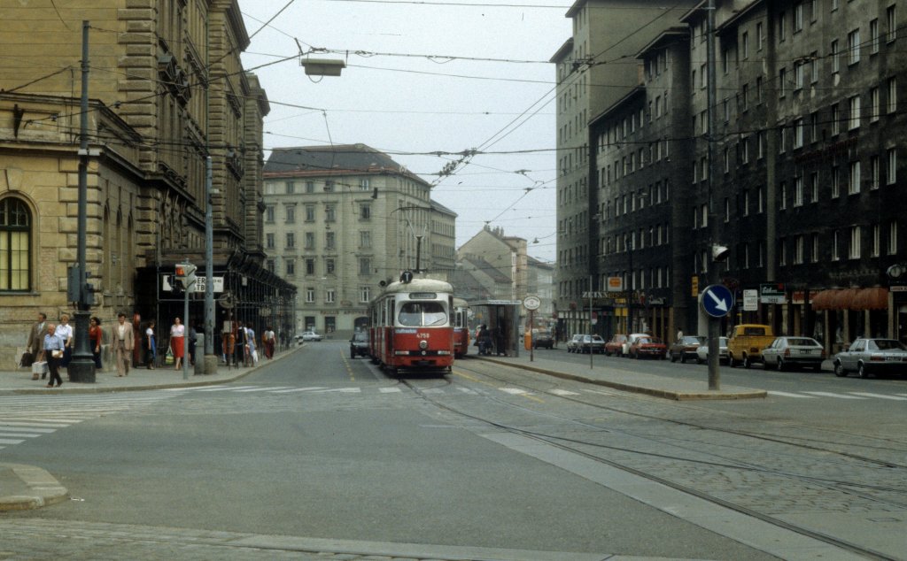 Wien WVB SL T (E1 4758) Landstrasser Hauptstrasse / Rennweg im Juli 1982.