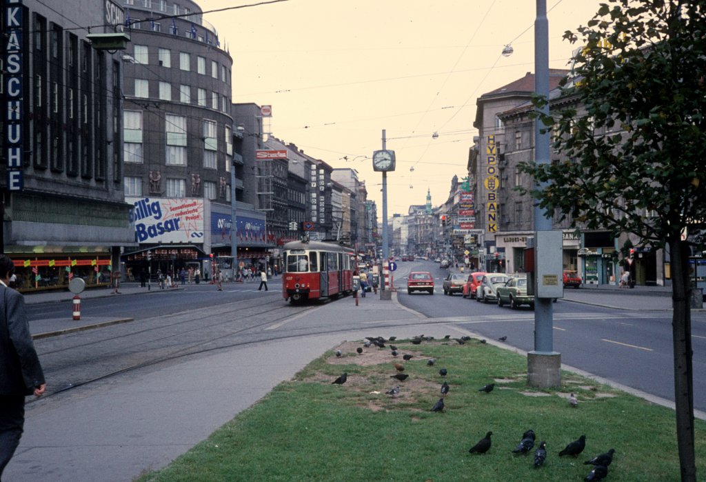 WIne WVB SL 58 (E1 4637) Mariahilfer Strasse / Kaiserstrasse im Juli 1977.