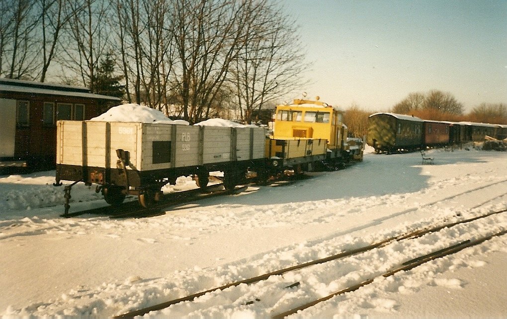 Winter im Dezember 1998 beim Rasenden Roland in Putbus.