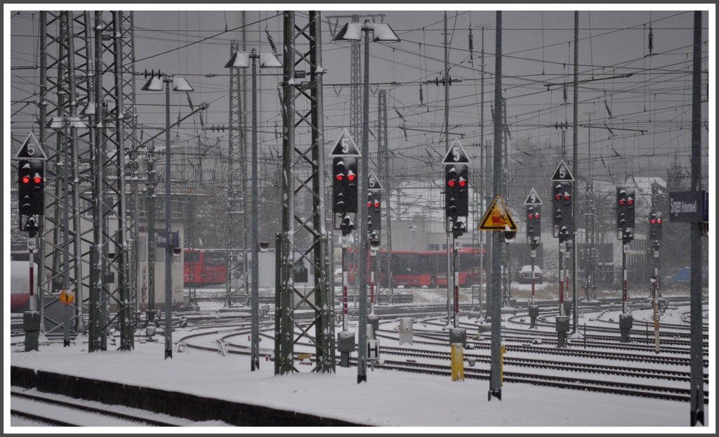 Winterstimmung am Bahnhof Singen (Htw), (20.12.2011)