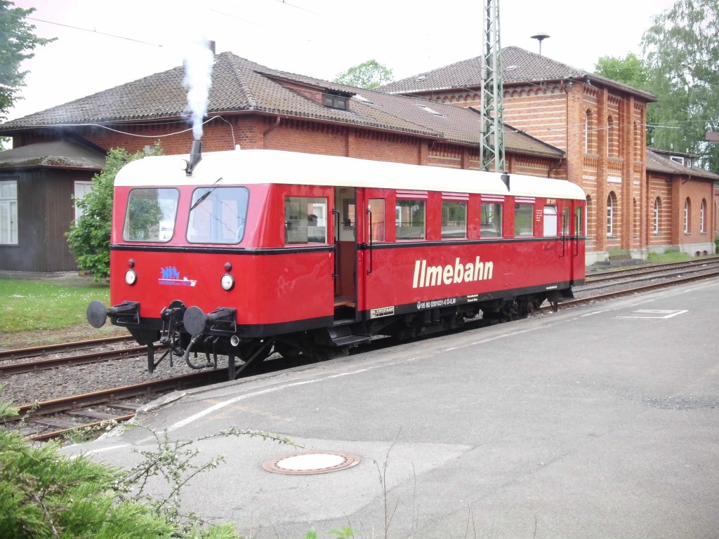 Wismarer Schienenbus, Typ Lübeck, aktuelle Bezeichnung DT 0511, im Bahnhof Einbeck-Salzderhelden.