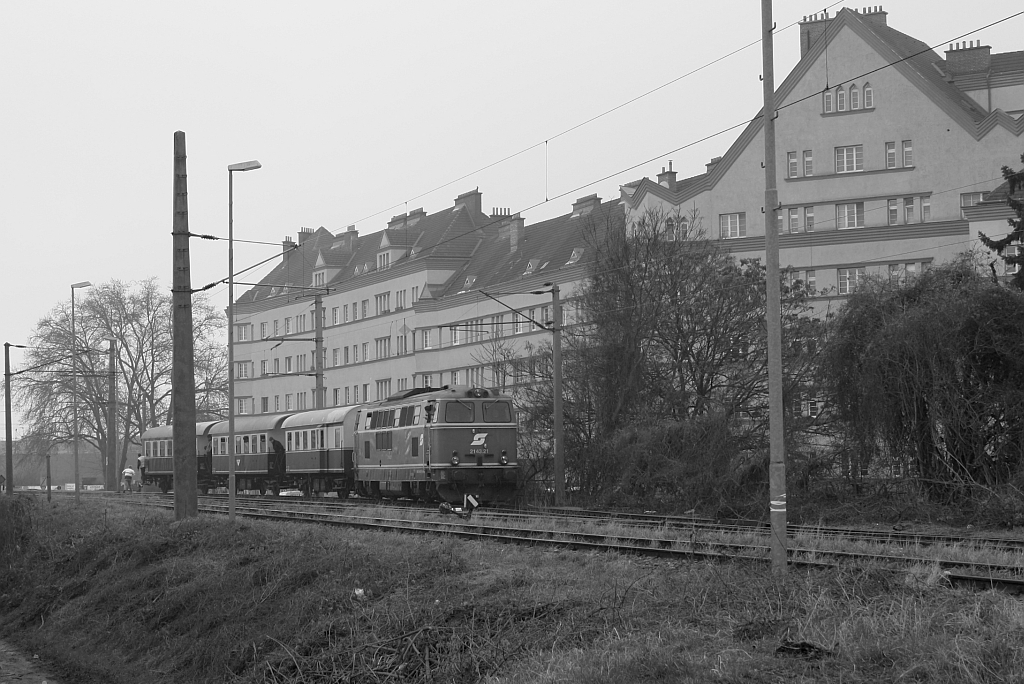 WLB 2143.21 als Verschubfahrt auf der Schlachthaus Bahn. Die Fahrt wurde vom Verein Pro-Kaltenleutgenerbahn mit Untersttzung der WLB am 30.Mrz 2013 veranstaltet. 
