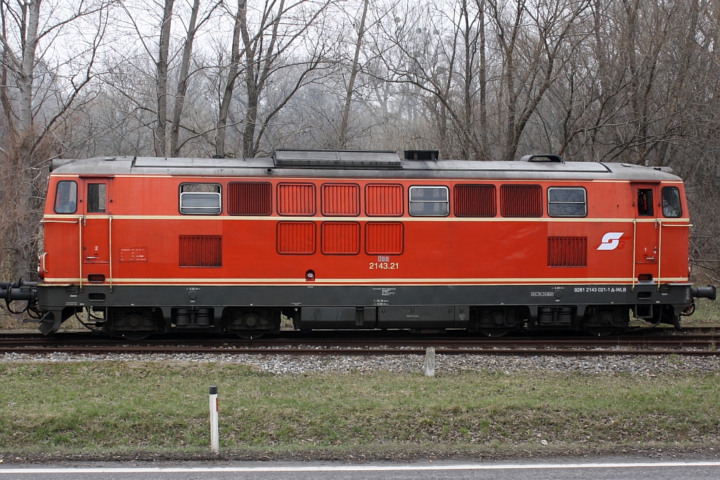 WLB 2143.21 als Verschubfahrt kurz vor dem Alberner Hafen. Die Fahrt wurde vom Verein Pro-Kaltenleutgenerbahn mit Untersttzung der WLB am 30.Mrz 2013 veranstaltet. 


