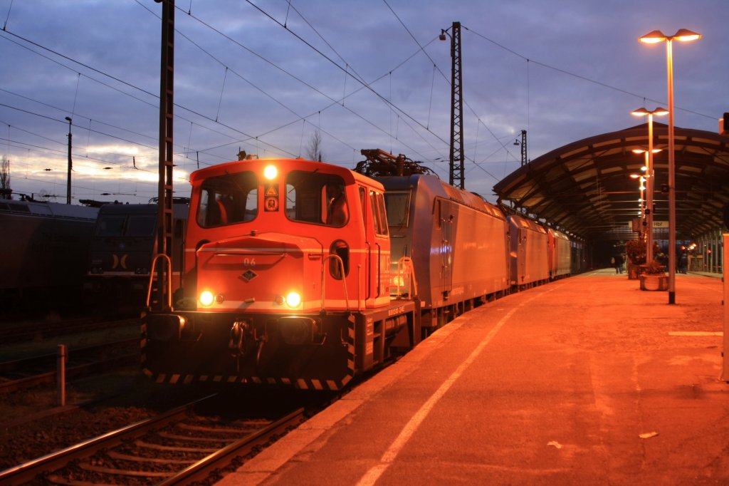 WLE 06 mit 185 535, 536 und 6´02 am 13.12.10 in Krefeld auf dem Weg ins BW.