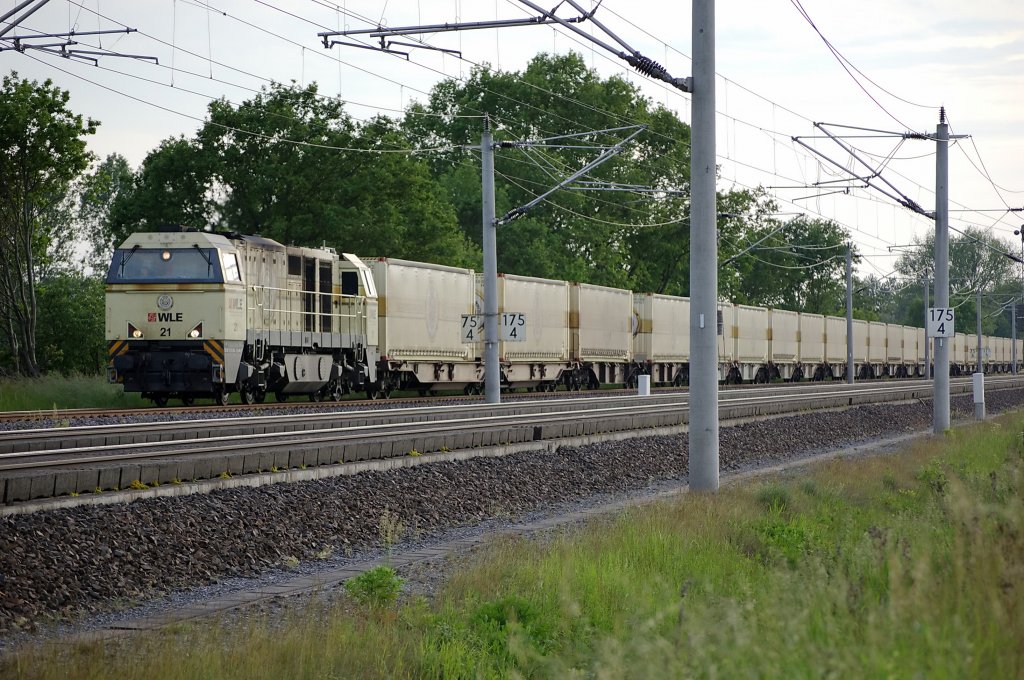 WLE 21 mit dem Warsteiner Bierzug zwischen Growudicke und Rathenow in Richtung Wustermark. 09.06.2010