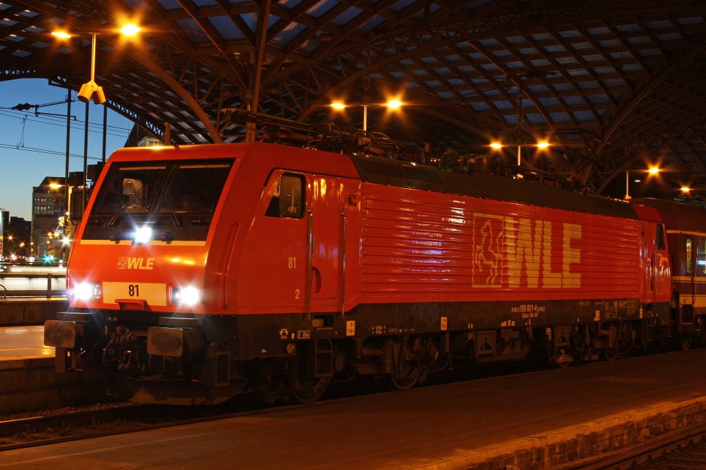 WLE 81 am 4.11.12 beim Halt in Kln Hbf.