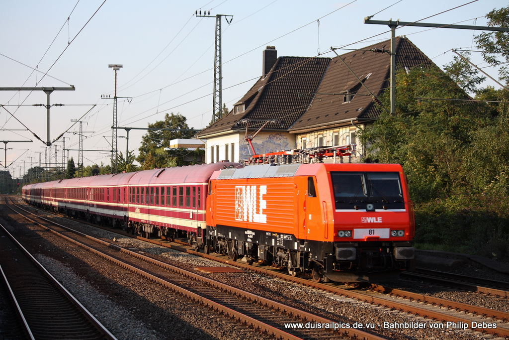 WLE 81 f�hrt am 5. September 2010 um 18:29 Uhr mit dem DPE 91731 durch Duisburg Gro�enbaum