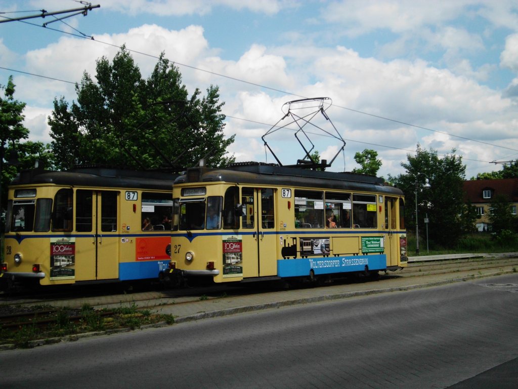 Woltersdorf: Straenbahnlinie 87 nach S-Bahnhof Berlin-Rahnsdorf an der Haltestelle Woltersdorf Berliner Platz.(22.6.2013)