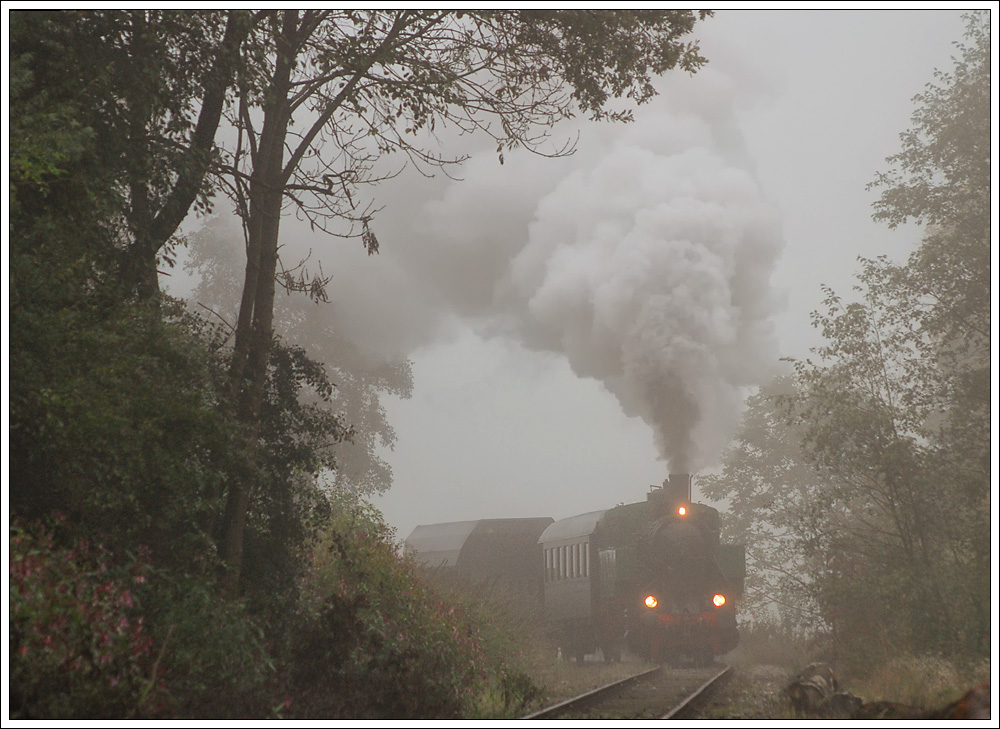 WTK 4 (BB 392.2530 / WTK 4 - ex BB 478.30) mit unserem Foto GmP von Ampflwang nach Timelkam am 3.10.2010 kurz vor Timelkam aufgenommen.