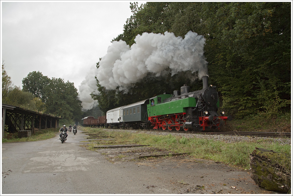 WTK4 auf dem Weg von Timelkam nach Ampflwang mit einem Foto GmP
30.9.2012