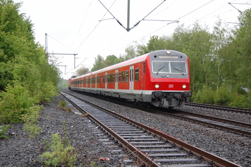X-Wagen-Steuerwagen auf der S8 Freitagmorgen 8:04 in Korschenbroich. Wie lange diese Zge noch unterwegs sind? Wer weis. 7.5.2010
