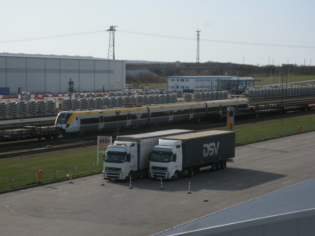X52 9086,am 18.April 2013,vor der Verladung auf die Schwedenfhre nach Trelleborg,in Mukran.