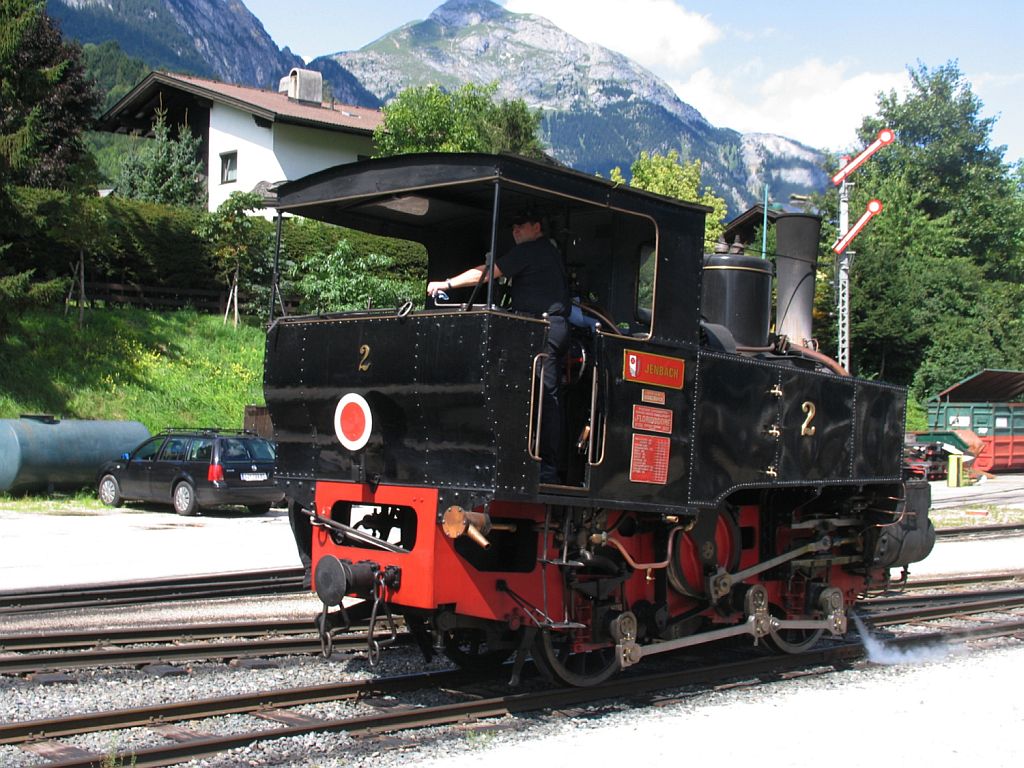 Zahnradlok Nr 2 “Jenbach” (Wiener Lokomotivfabrik Floridsdorf, Baujahr 1889) auf Bahnhof Jenbach Achenseebahnstation am 15-08-2010.