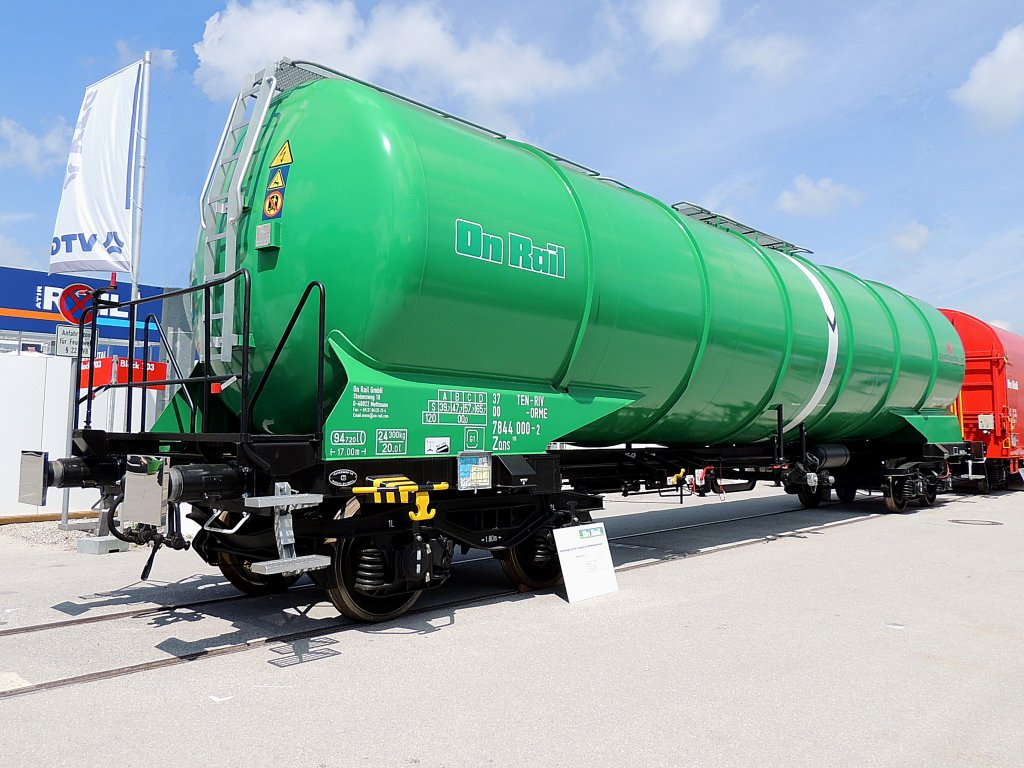 Zans(37007844000-2) von OnRail wurde Fabriksneu auf der Transport-Logistic2013 ausgestellt; 130607