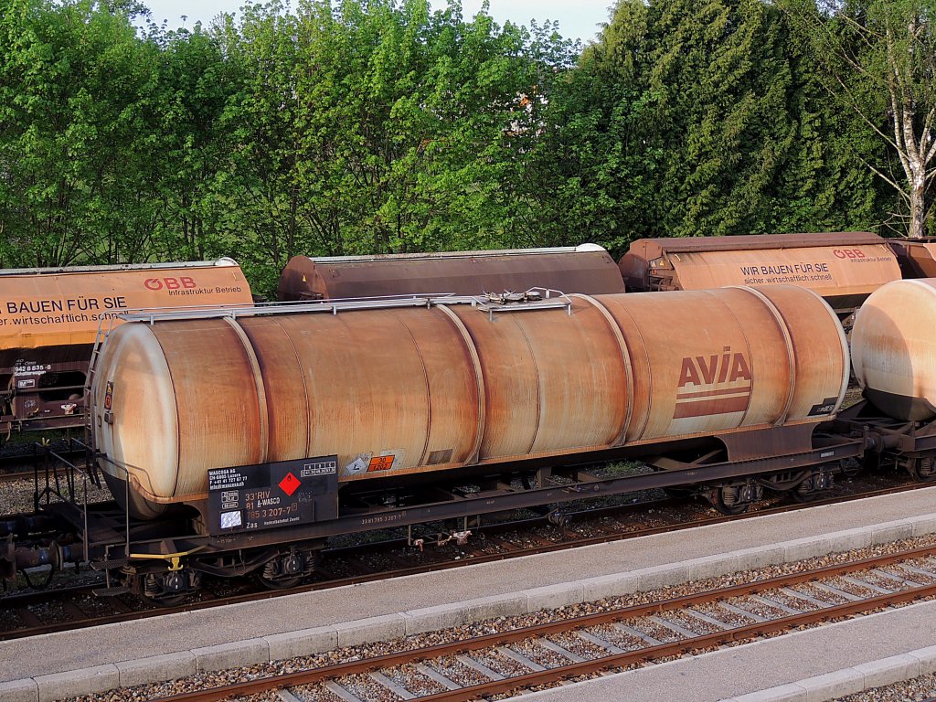 Zas 3381_A-WASCO_7853207-7(AVIA) ist mit GZ68800 am Rieder Bahnhof mit einer Ladung Dieseltreibstoff eingetroffen; 120430