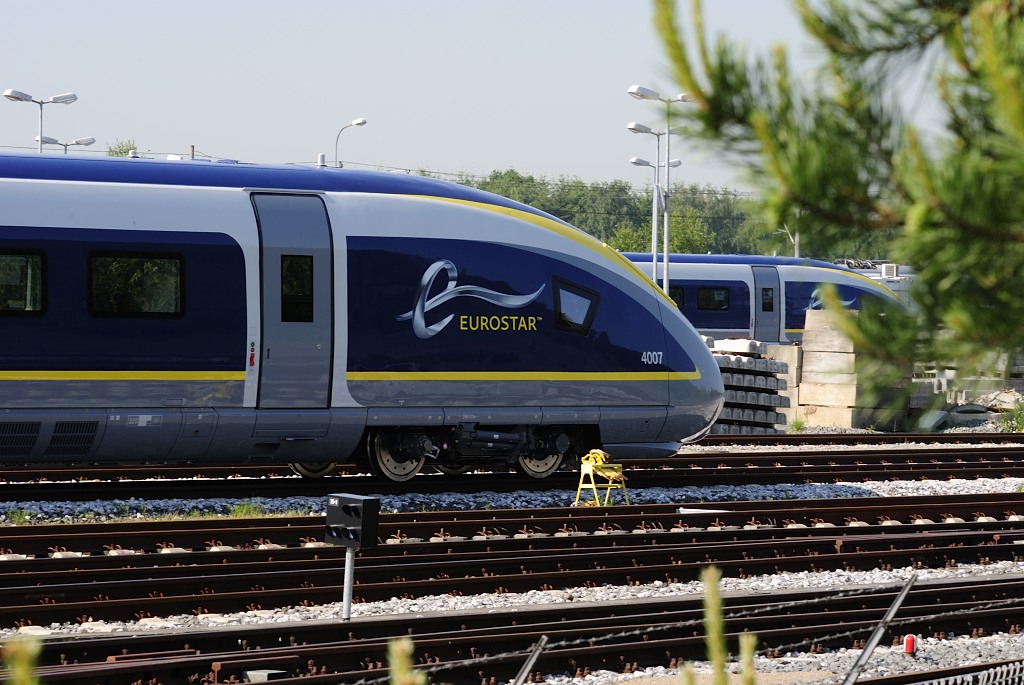 Zaunblick am 5.6.2013 beim Siemens PCW, Eurostar 4007
