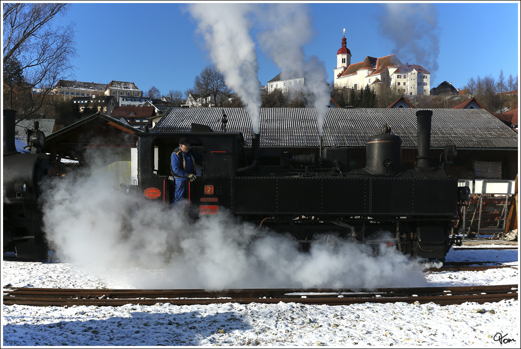 ZB 2 der Zillertalbahn beim Strzen in Birkfeld.
9.12.2012