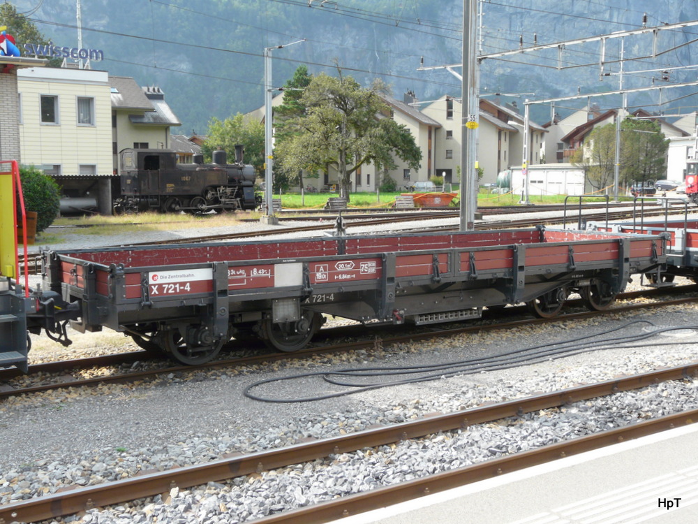 zb - Dienstwagen X 721-4 im Bahnhofsareal in Meiringen am 11.09.2012