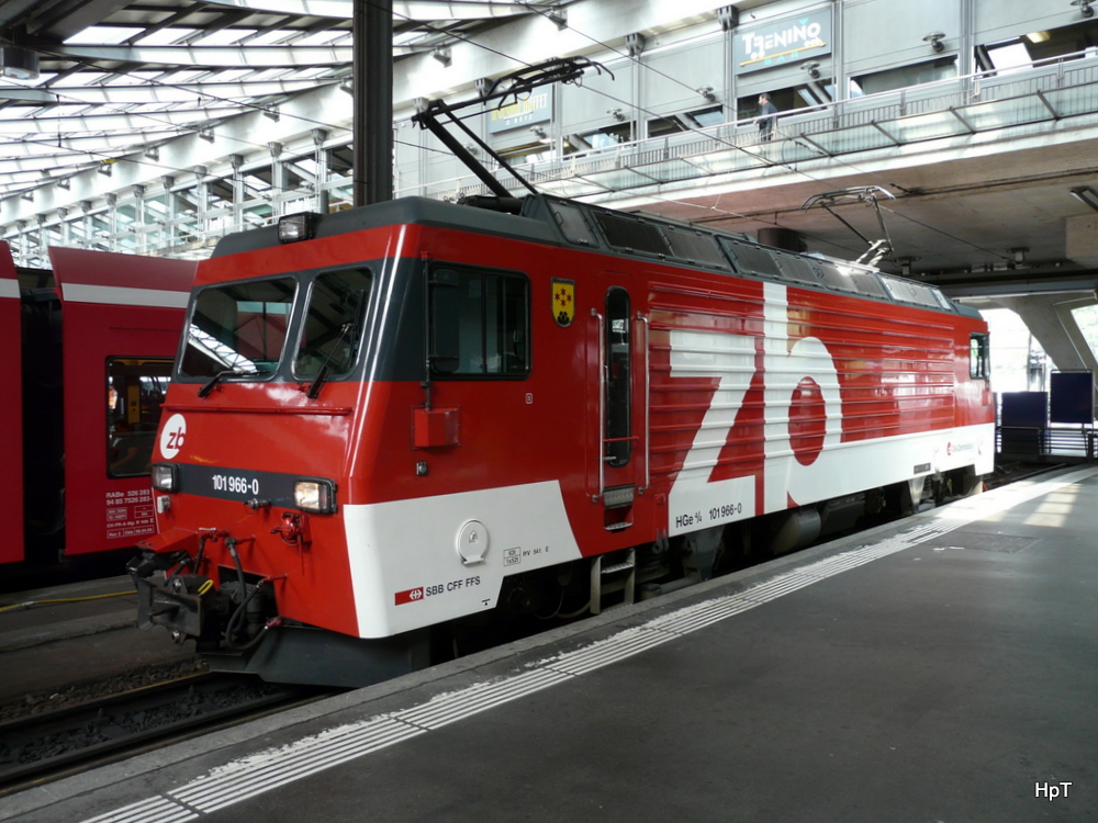 zb - Lok HGe 4/4 101 966-0  im Bahnhof Luzern am 11.06.2013