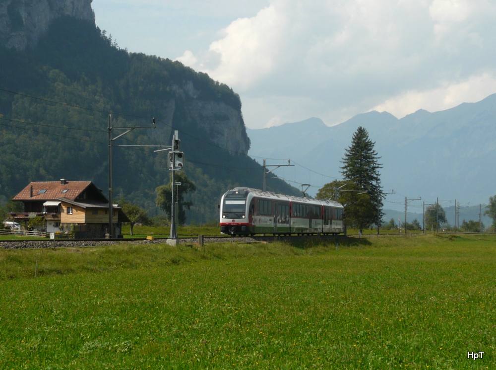 zb - Regio mit dem ABe 160 001-1 unterwegs bei Meiringen am 11.09.2012
