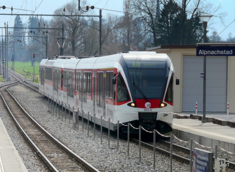 zb - Steuerwagen ABt 943-6 vone einem Triebwagen ABe 130 Geschoben bei der einfahrt in den Bahnhof Alpnach am 31.03.2012