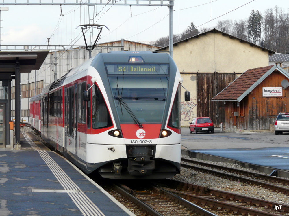zb - Triebwagen ABe 130 007-8 unterwegs als S4 in Horw am 15.01.2010
