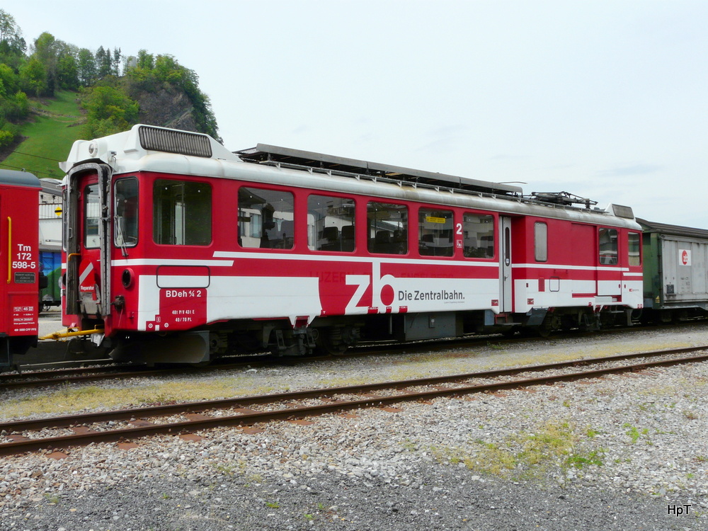 zb - Triebwagen BDeh 4/4 2 vor dem Depot / Werksttte in Stansstad am 08.05.2012