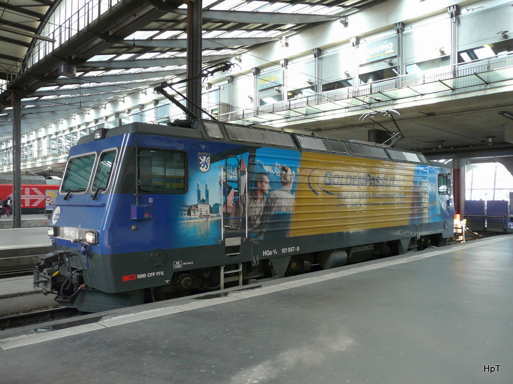 zb - Zahnradlok HGe 4/4 101967-8 im Bahnhof von Luzern am 31.03.2012