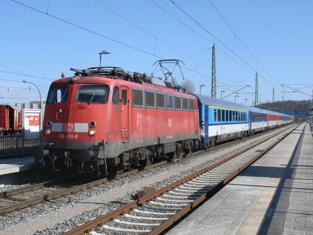 Zu den Aufgaben fr die 115 im Nordosten zhlt auch in diesem Jahr wieder die Bespannung des EC 378/379.Am 06.April 2012 durfte die 115 459 den EC 379 Binz-Brno von Binz bis Stralsund bespannen.Aufnahme in Bergen/Rgen.