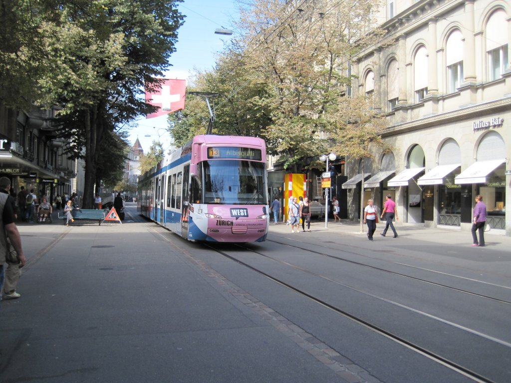 Zrich Cobra tram 3030 auf der Bahnhofsstrasse am 31.August 2011